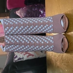 Mauve checkered open toe bootie heels.